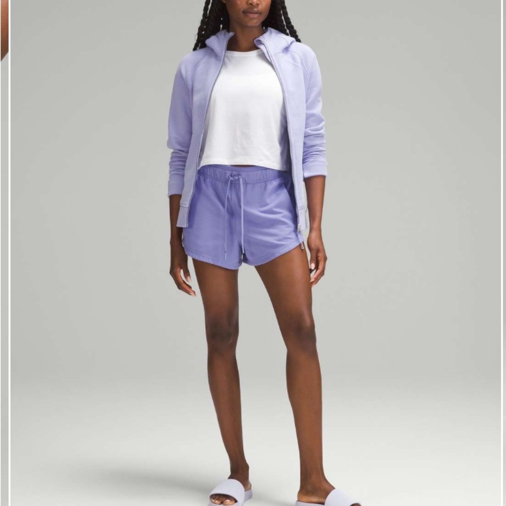 Lululemon inner glow 3 in short